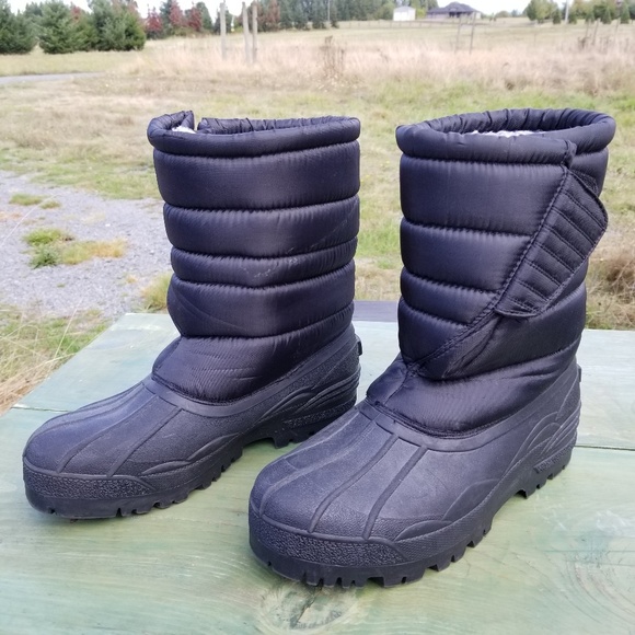 Other - 11 mens boots black insulated snow boots